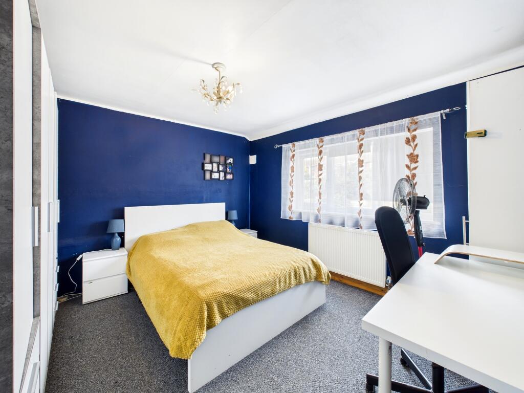 CAM05192G0-PR0163-STILL038