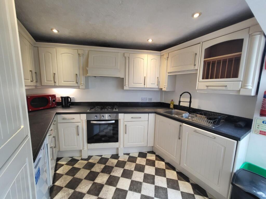 cheltenham kitchen...jpg