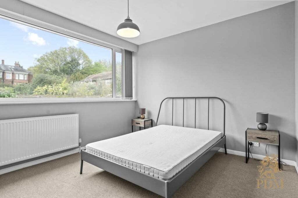 6 Yeomans Court Clumber Road West The Park NG7 1EU