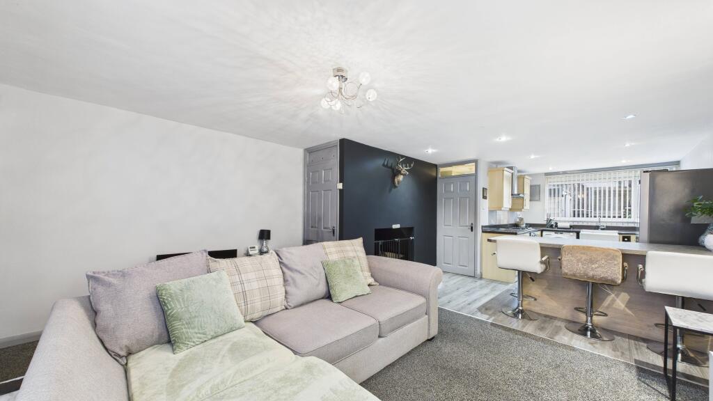 Kitchen &amp; Living Room (2)