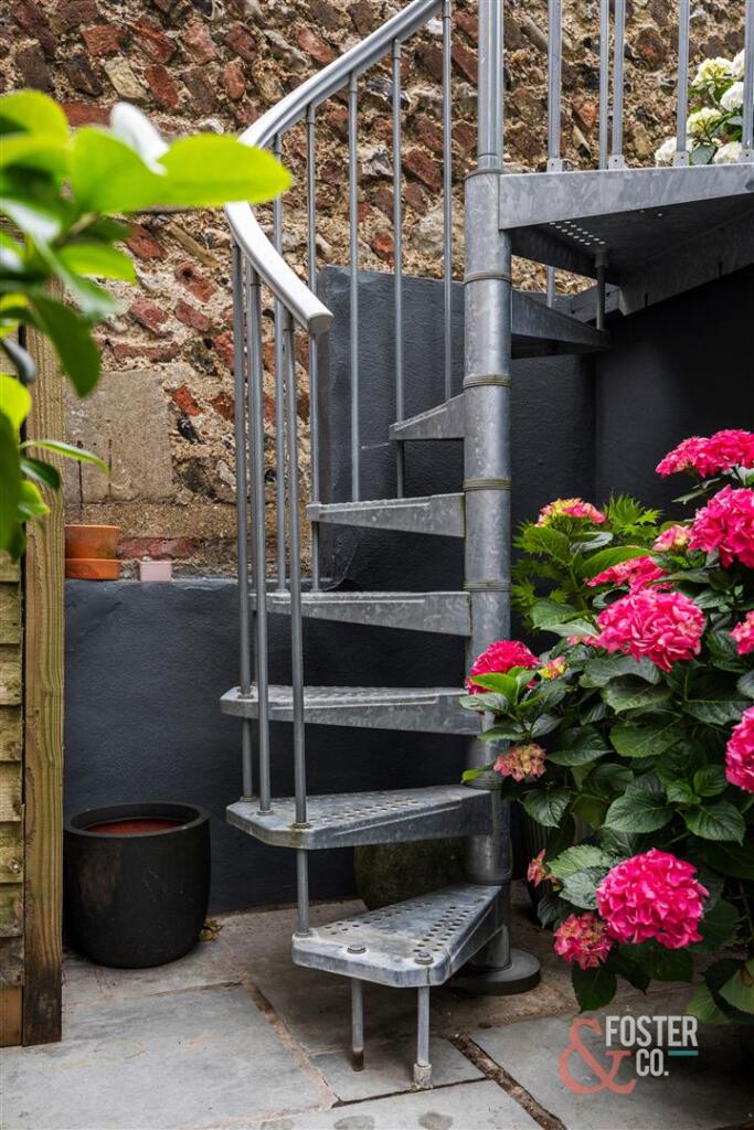 Tivoli Crescent, 19-032.jpg