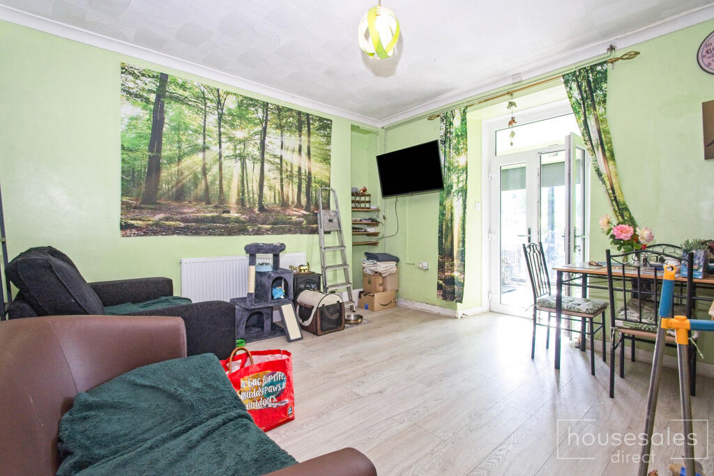 Kitchen/Reception Area