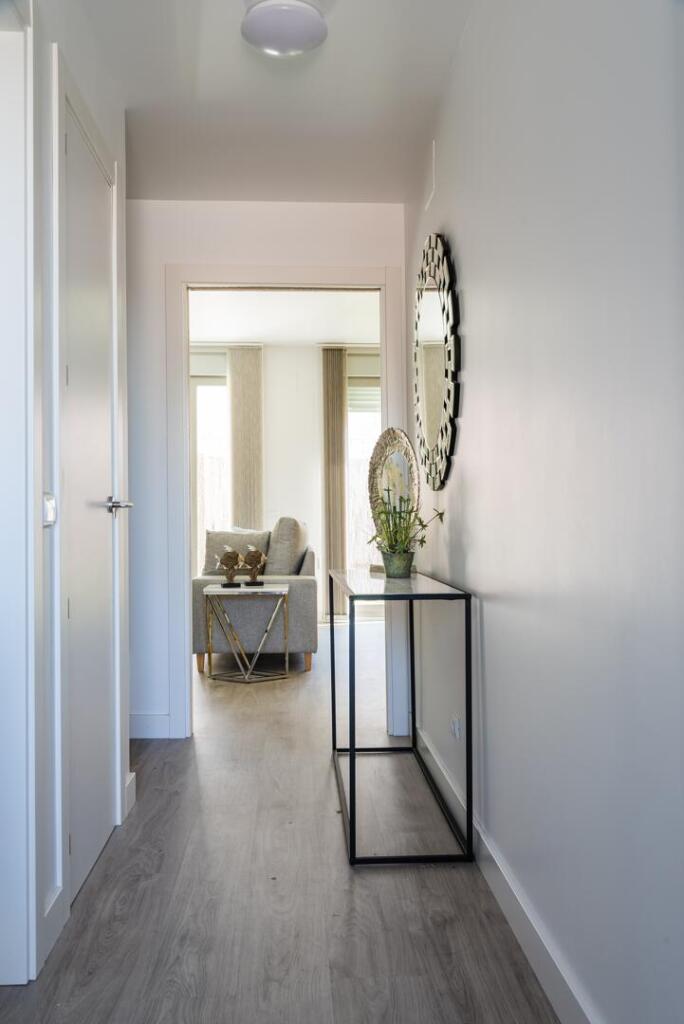 entrance-hall-of-single-family-house-2025-03-10-15