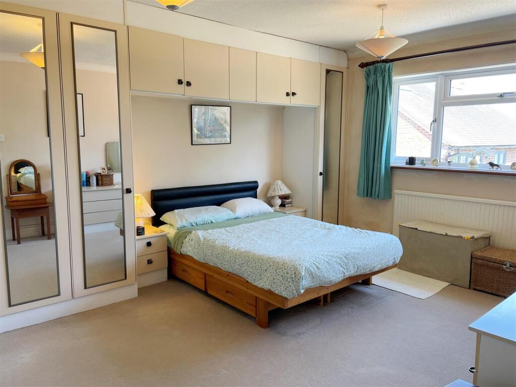 Bed 1.JPG