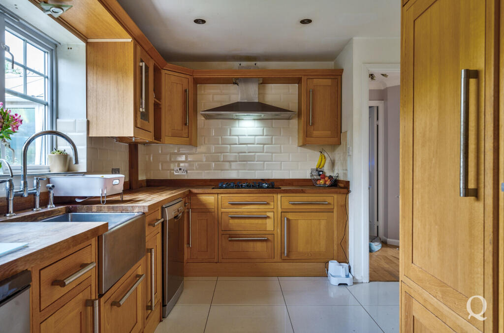 310b6427-5412-48c...