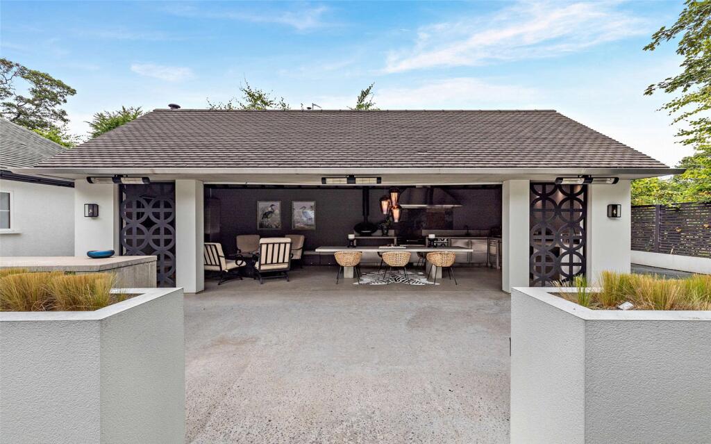 Outdoor Entertaining