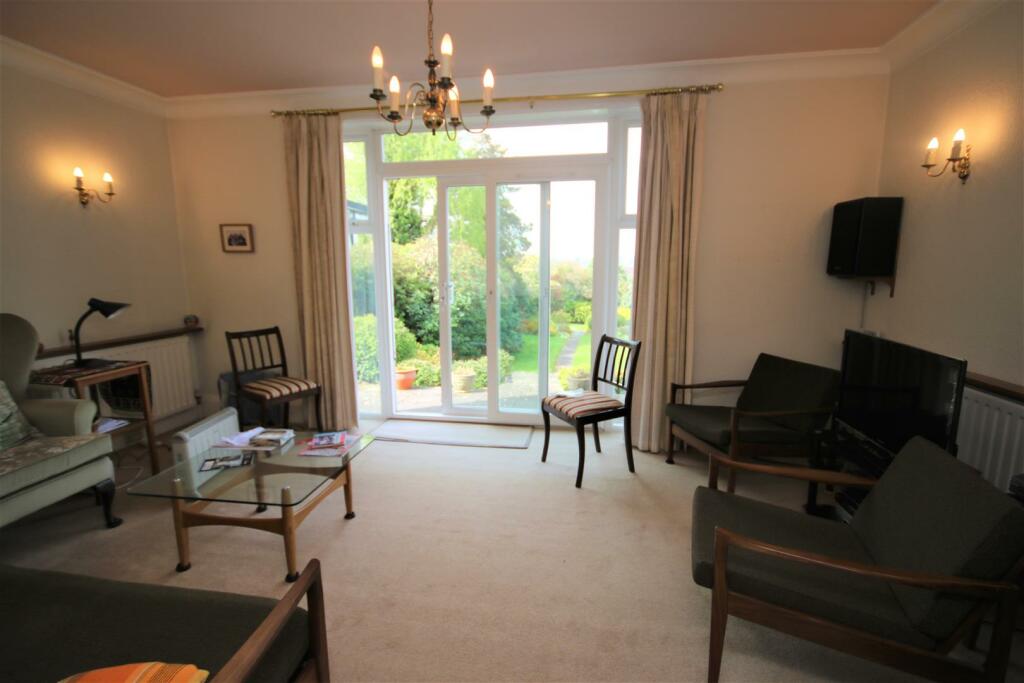 REAR RECEPTION ROOM: