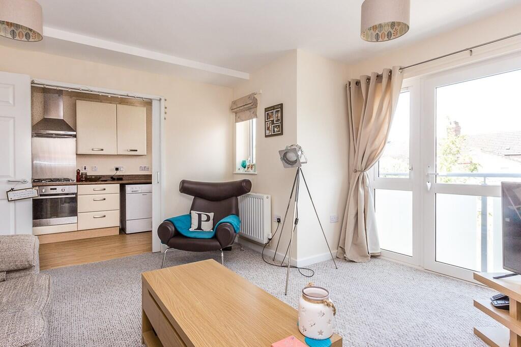 Lounge/Dining Roo...