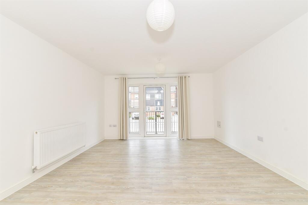 Lounge/ Kitchen