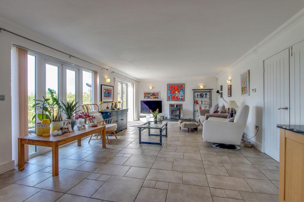 Open Plan Family Room/Kitchen