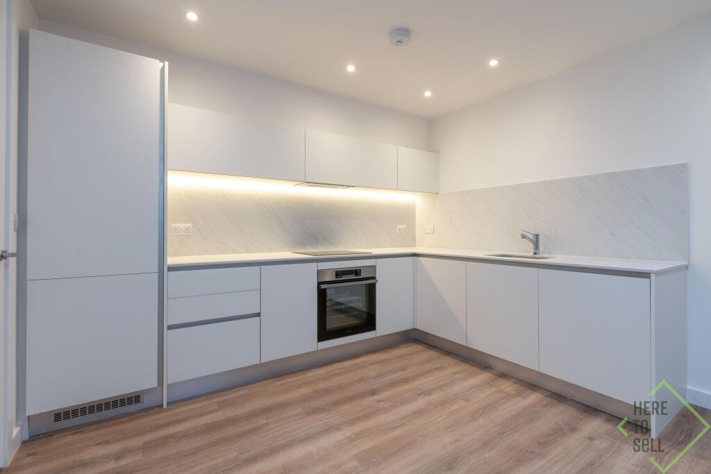 369 Green Lanes, London, N13 4JH-41