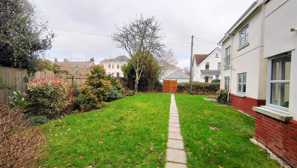 communal garden.jpg