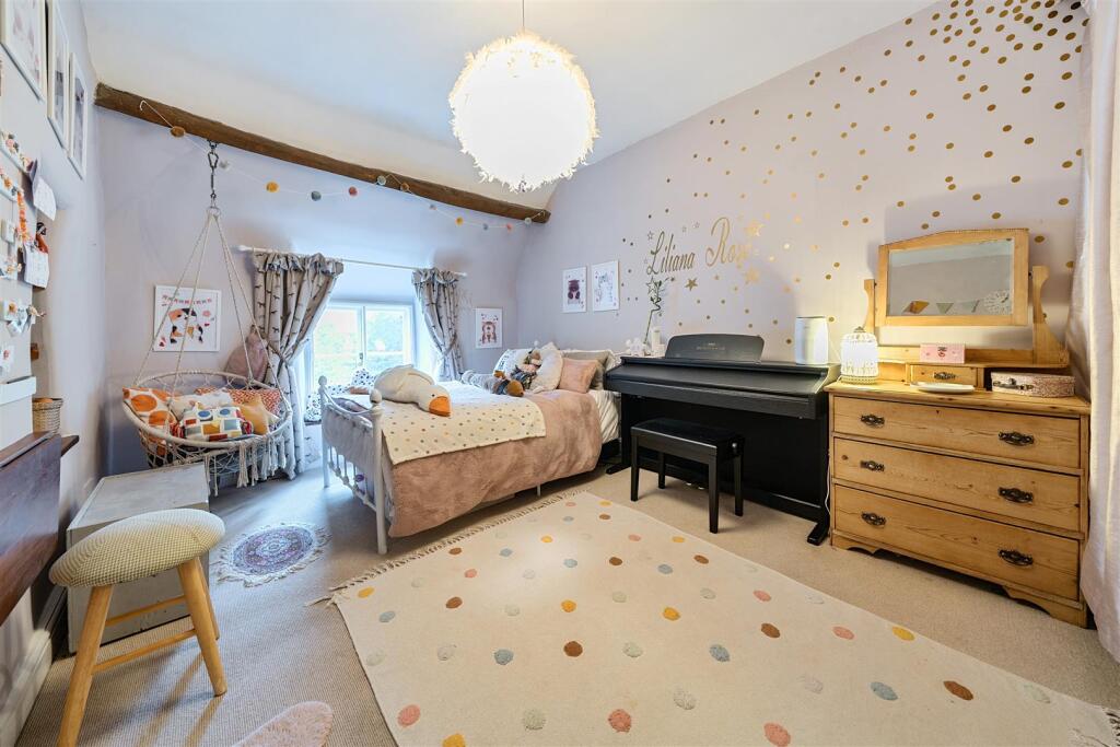 Cliff Hill Farm, 4 Northampton Road, Blisworth (26