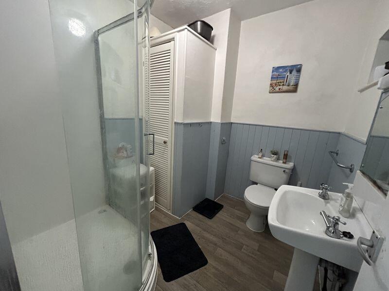 Communcal Shower Room One