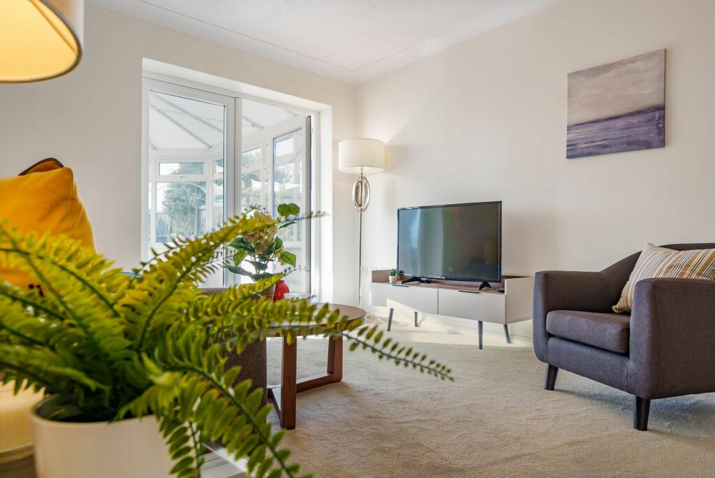 Lounge / Dining Room