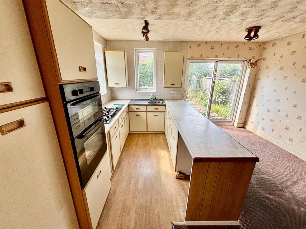 Fitted Dining Kitchen: