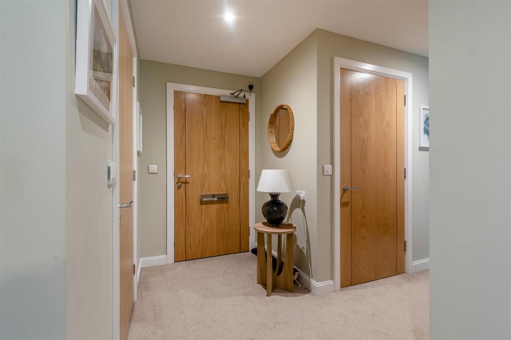 8644988-interior06.jpg