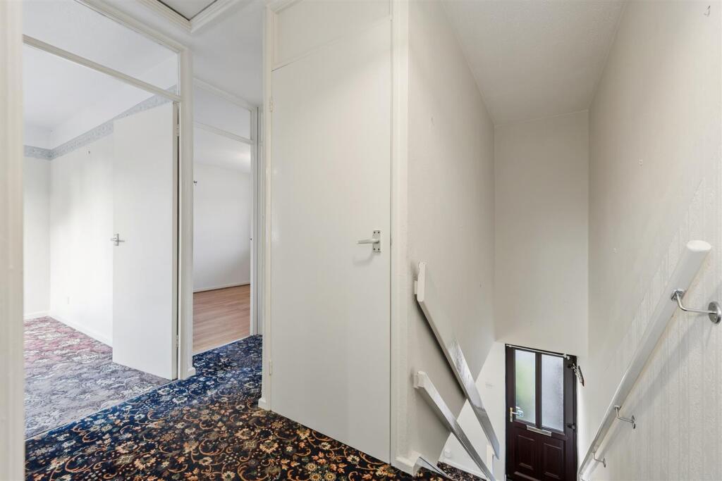 First floor landing.jpg