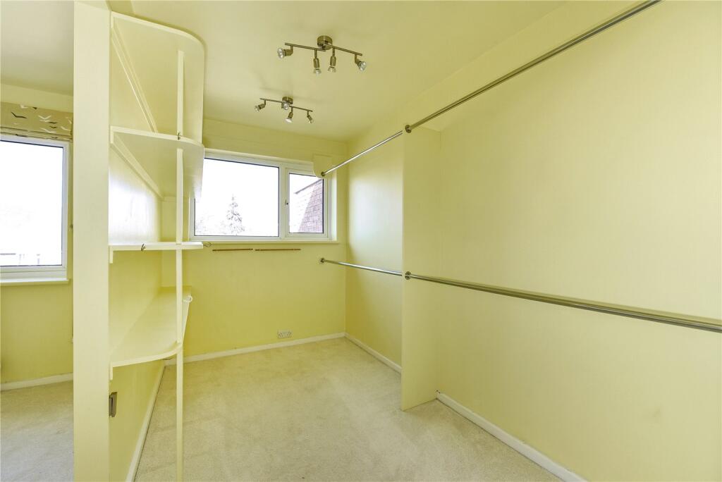 Dressing Room/Bed