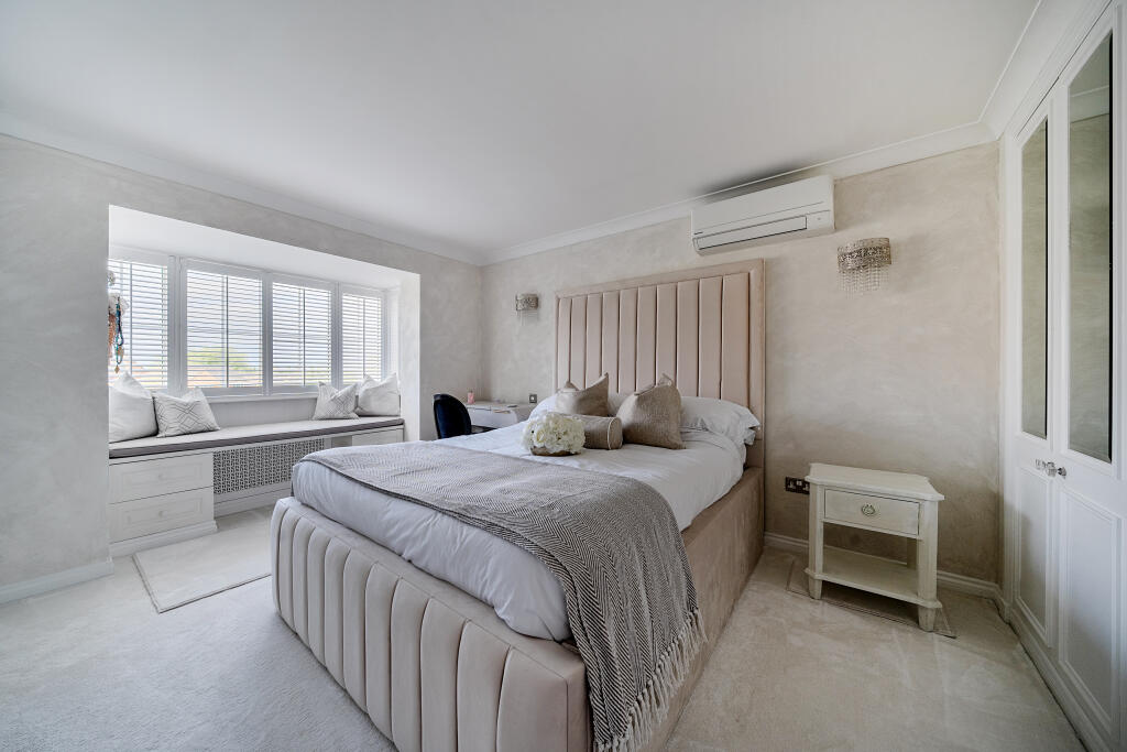 33681c8ae55271c1289305arw33