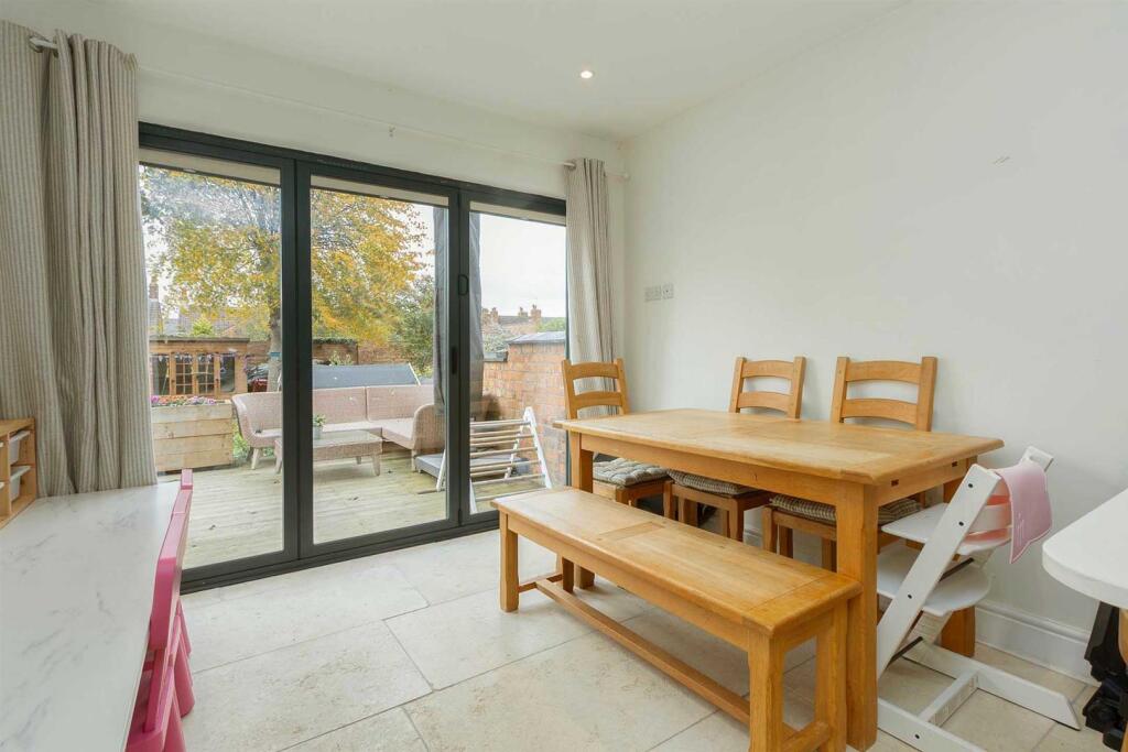 30 Regent Place, Rugby (34).jpg