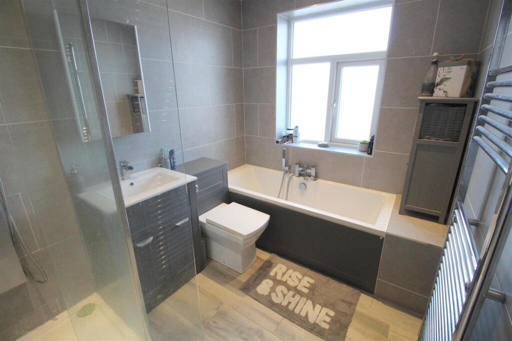 Church Road, 275, bathroom.JPG