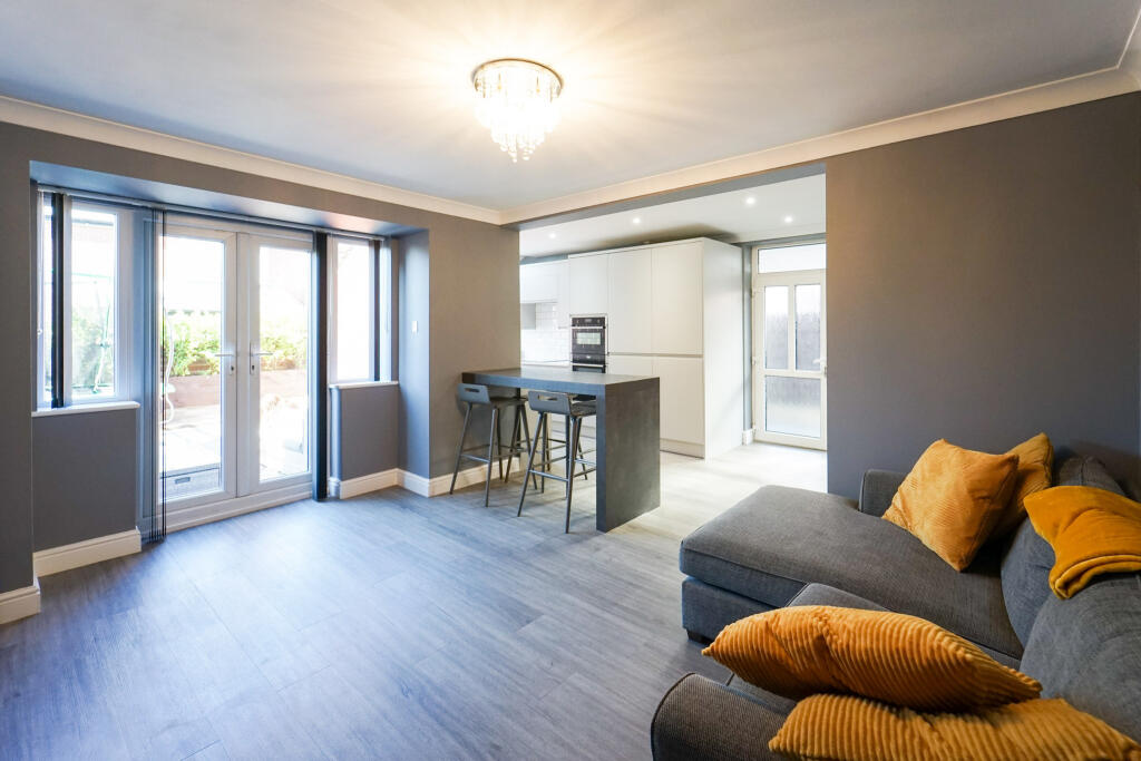 Siiting / Dining Room