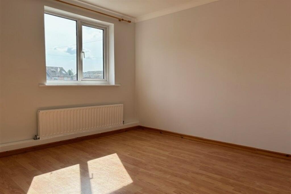 Bedroom 2 (Main)