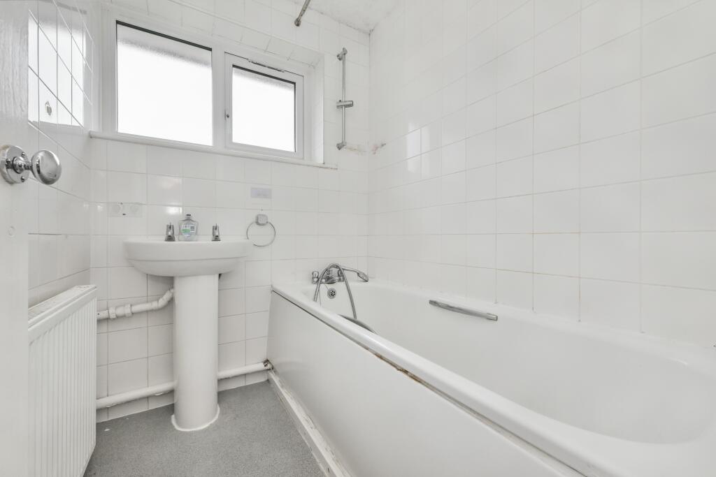 5 Milton Dene, Hemel Hempstead HP2 7PE