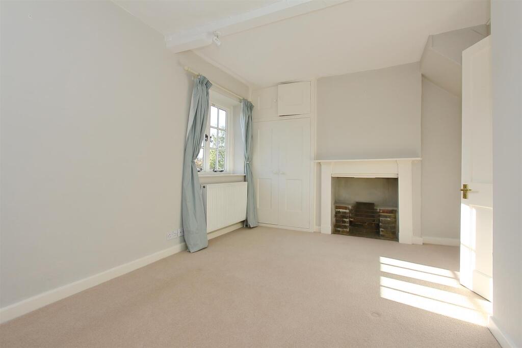 4 mill race close PH15.JPG