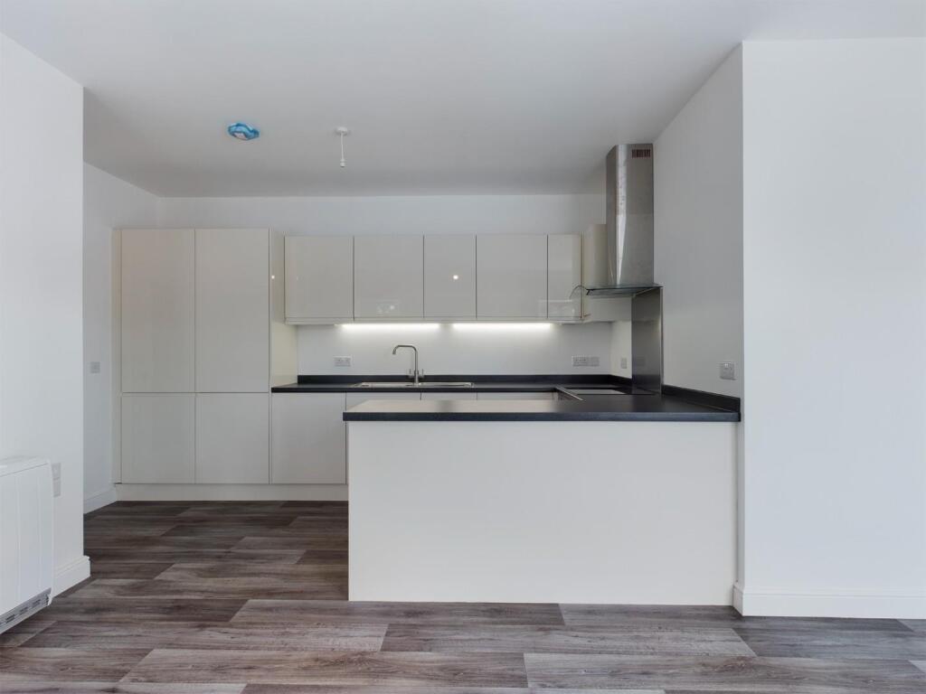 kitchen 3.jpg