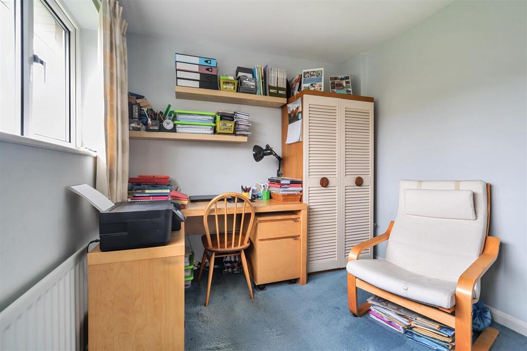 BEDROOM 4
