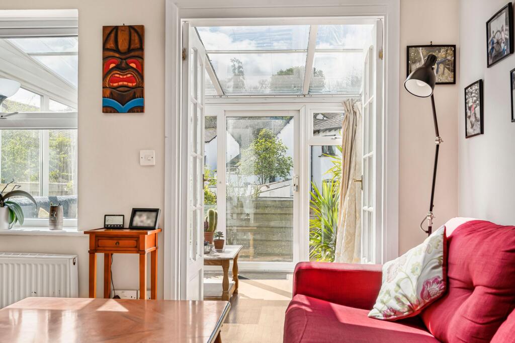 Living room into conservatory