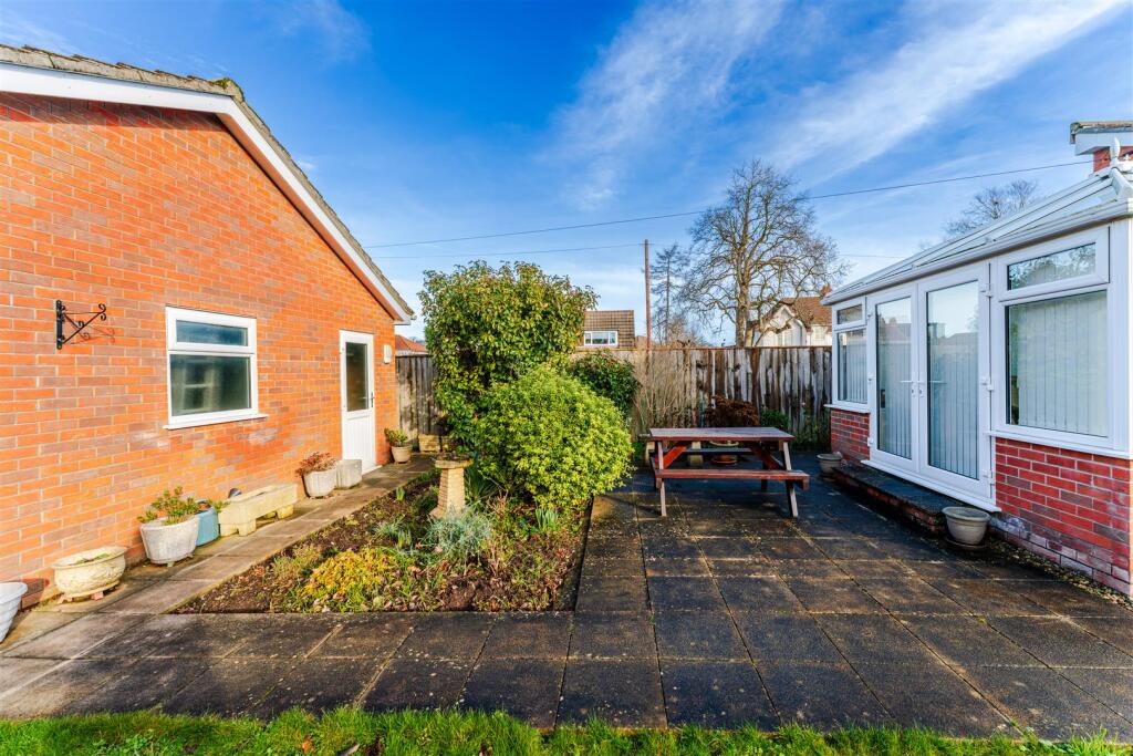 1A Elm Close Yatton BS49 4EL 57.jpg