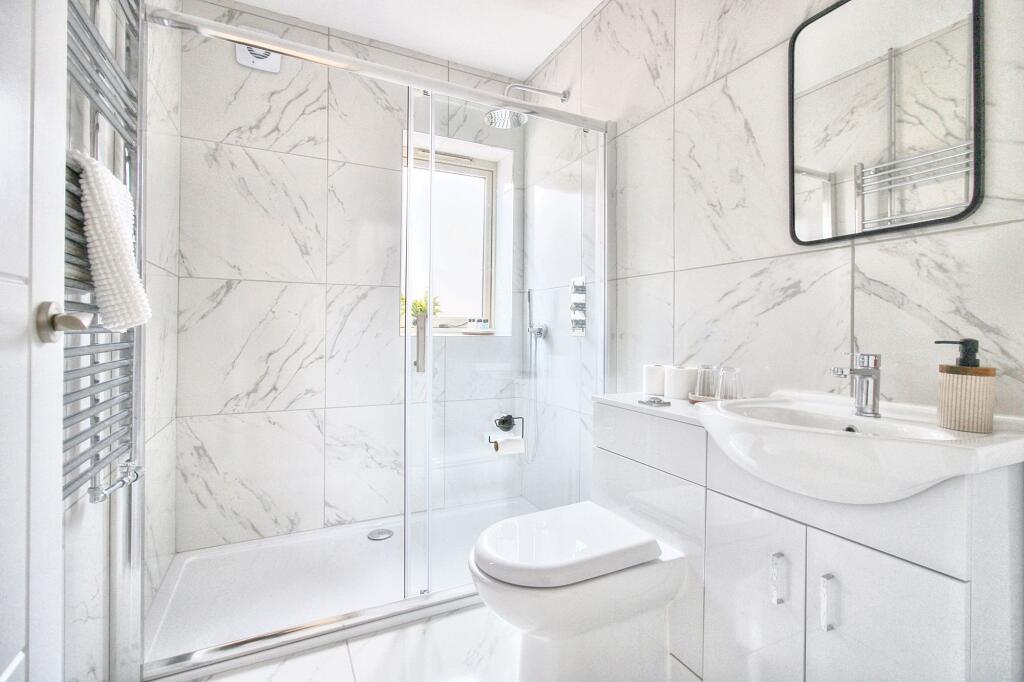 Bath/ Shower Room
