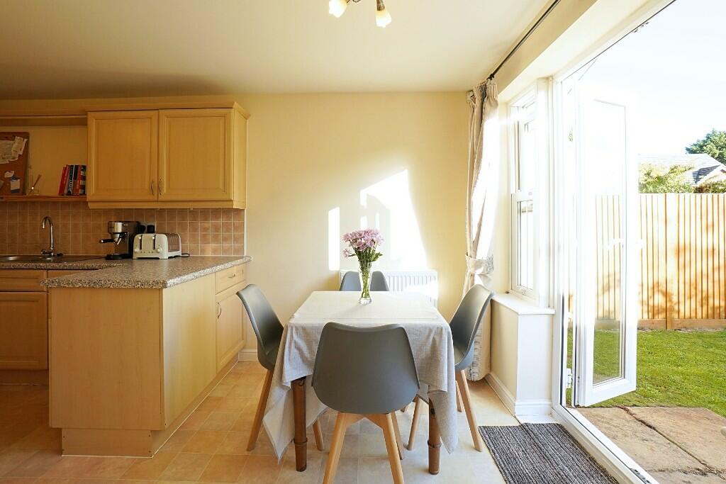 Kitchen dining rm