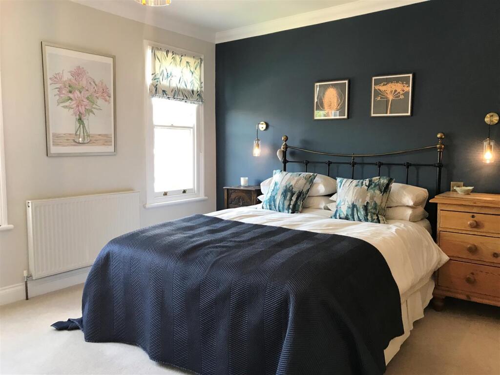 Bed 1.JPG