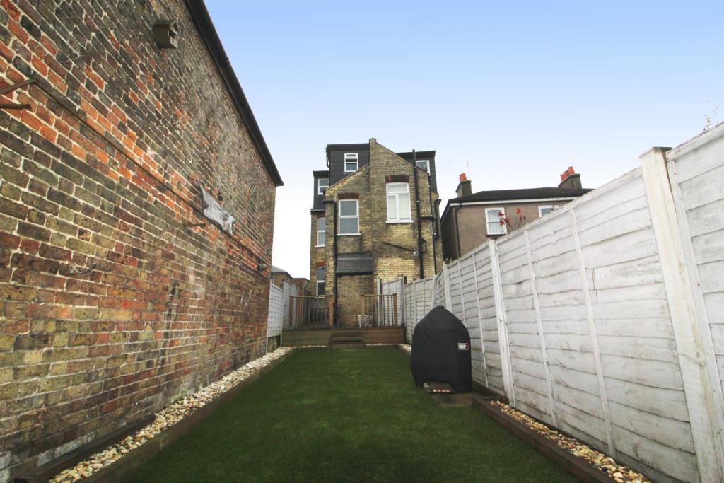Garden 1.jpg