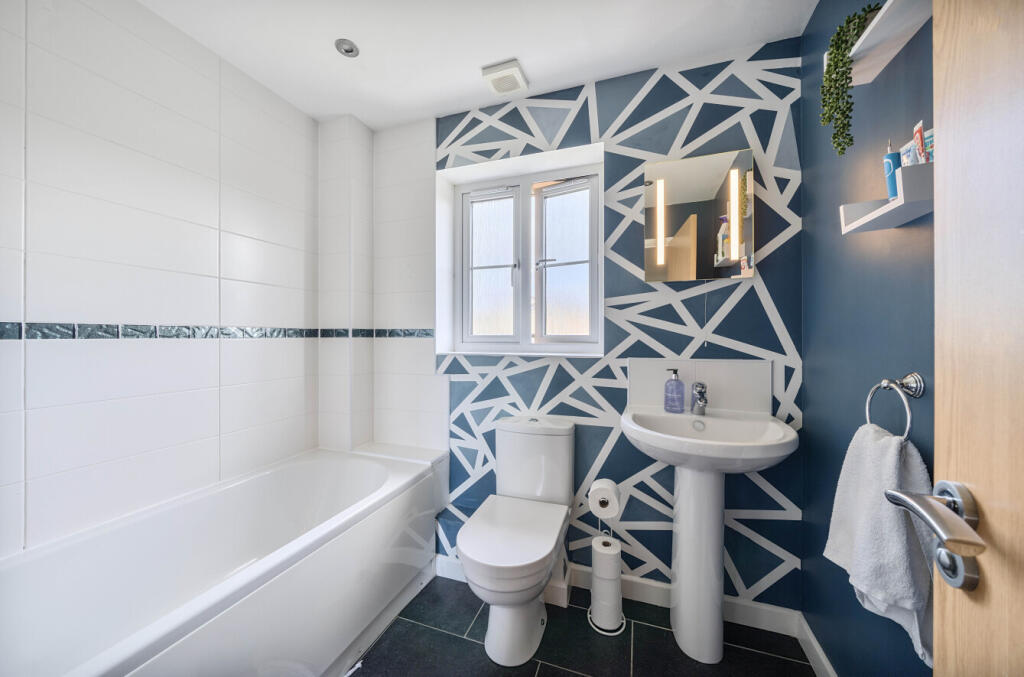 1295595-18-685d59...