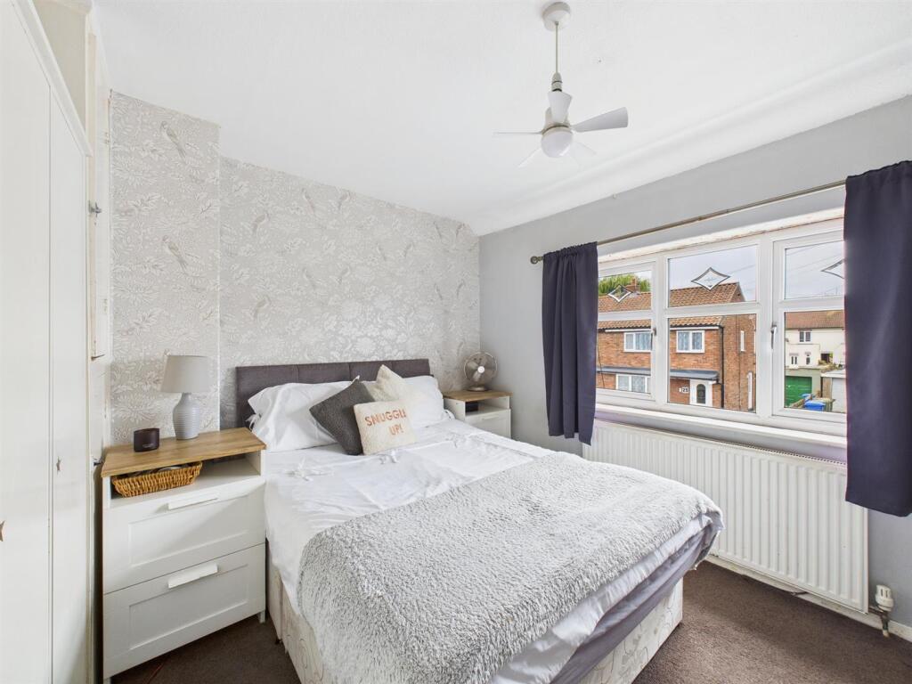 Bedroom: