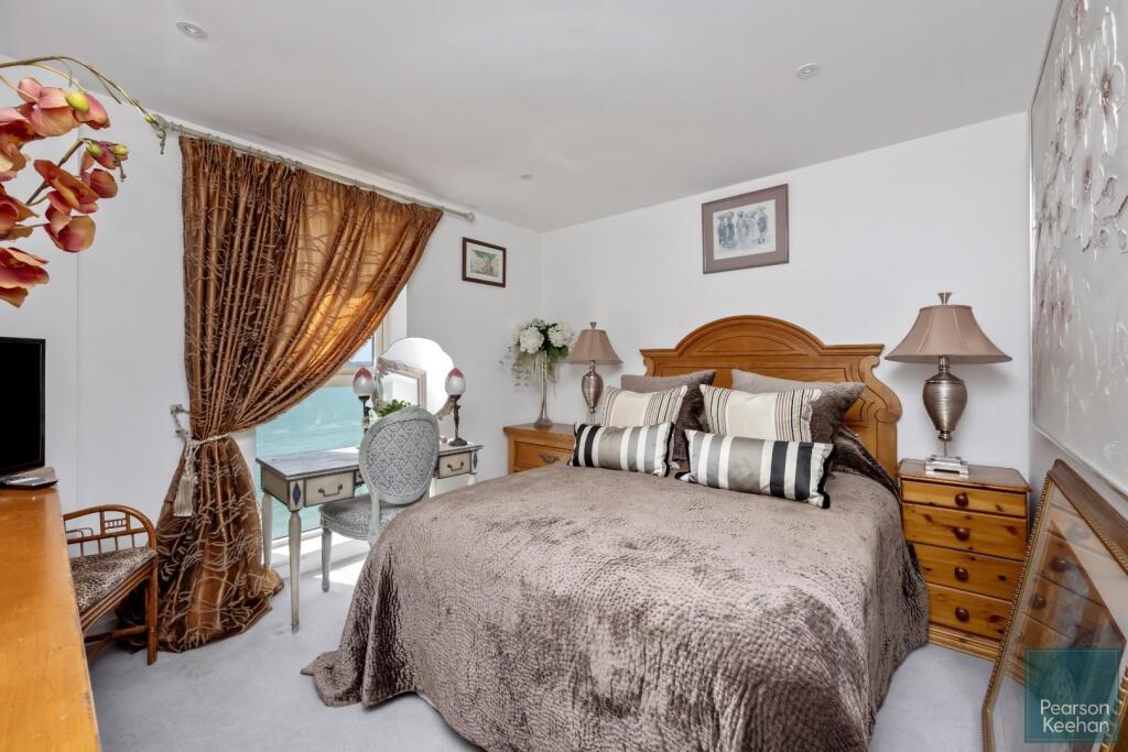 Oystercatcher Apartments, Flat 9-002.jpg