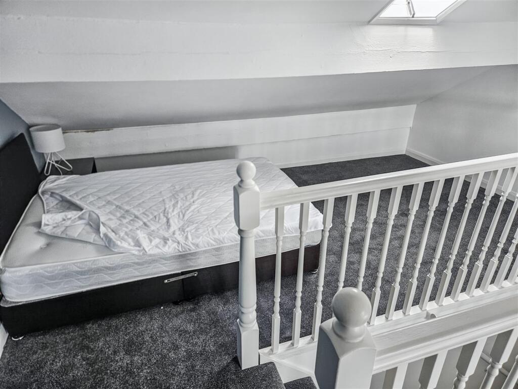 Room 4 op 1.jpg