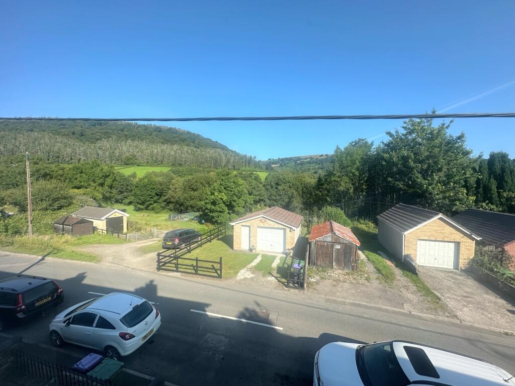 4E6B8837-F4F3-4C50-85D6-5C02E1CC79F4