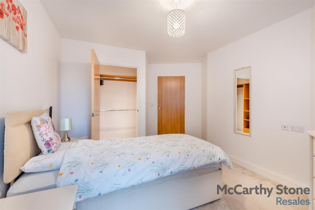 8631092-interior09.jpg