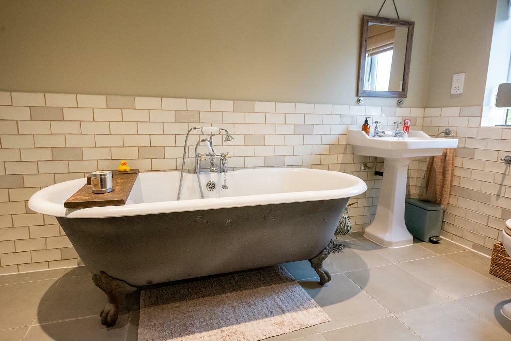 Bath/Shower Room