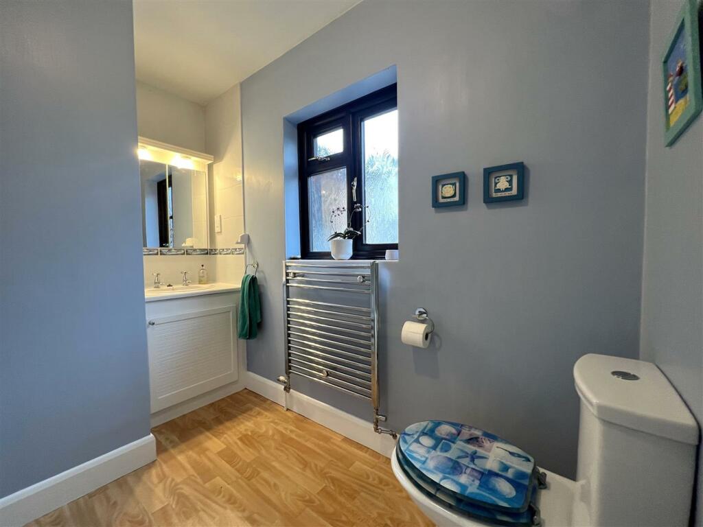 Family Bathroom B.JPG