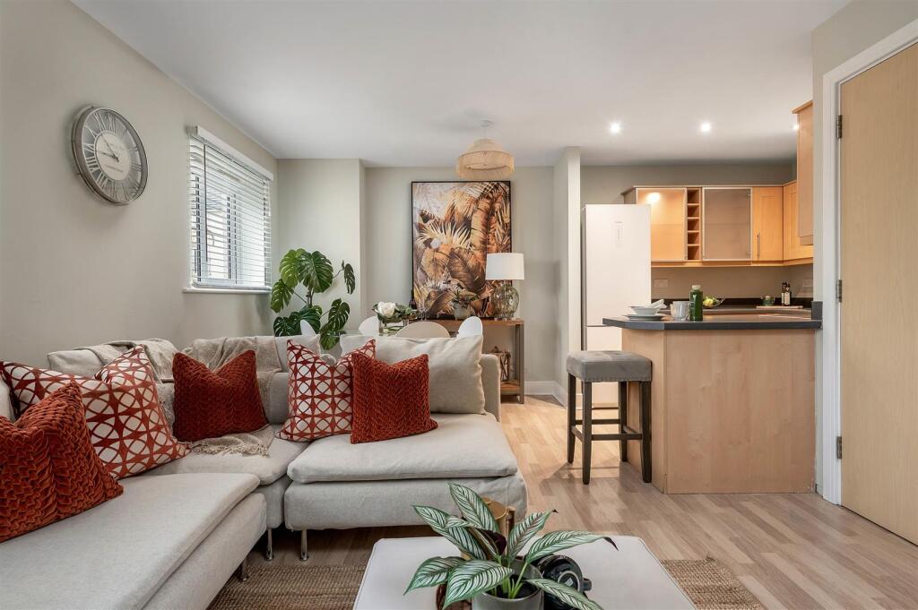 28 Prestwick Way WEB PH-18.jpg