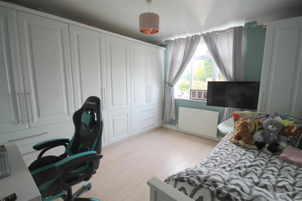 CR BEDROOM 2.JPG