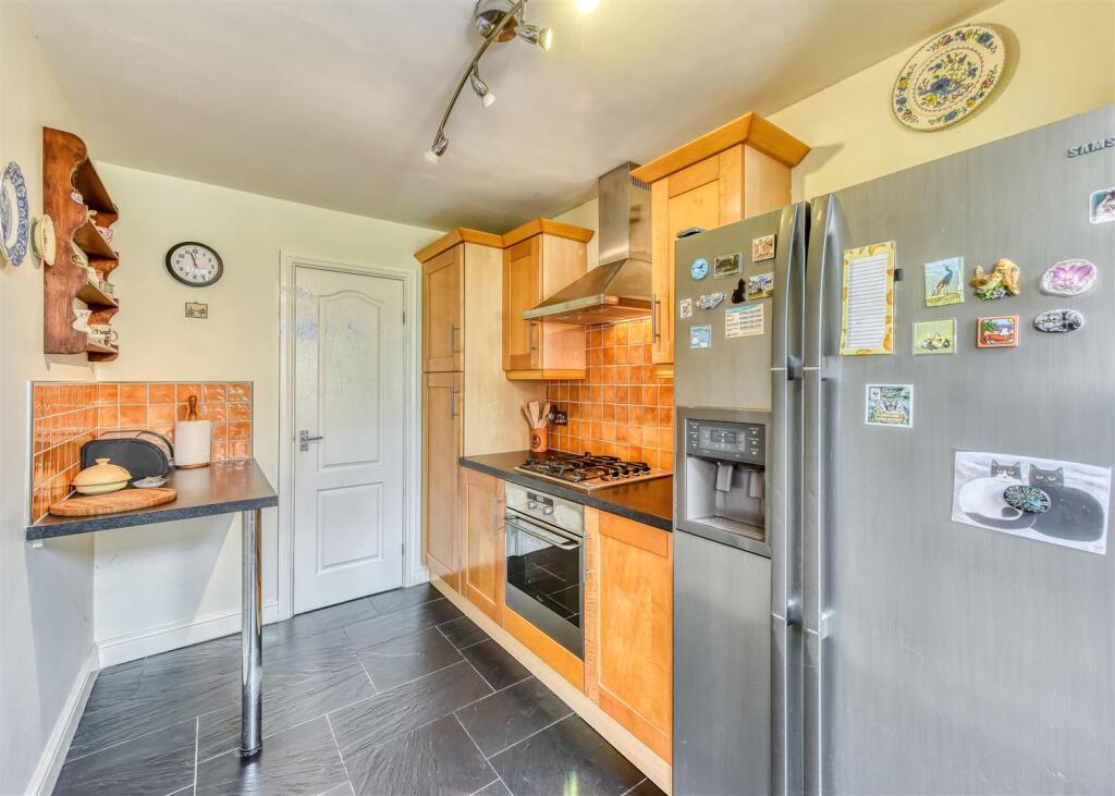 109 Bhylls Lane-kitchen3.jpg