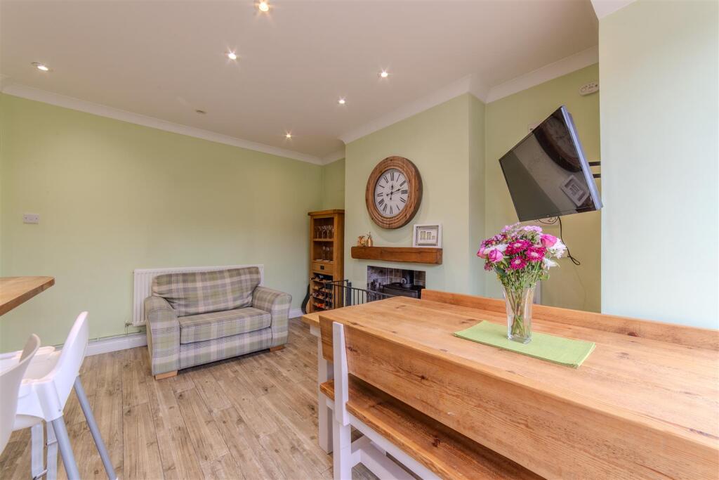 15 Beechcroft Road-15.jpg